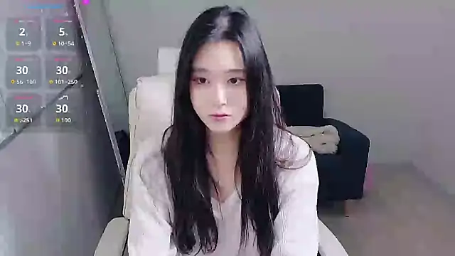 Snapshot of who_Lilly chatting on 10/23/25, 12:04 who Lilly online show from 10/23/25, 12:04