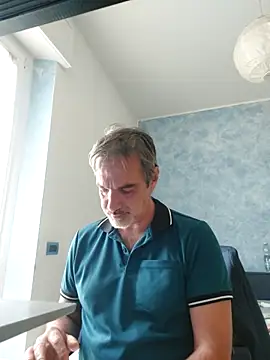 Snapshot of Marcolino183 chatting on 05/13/26, 07:39 Marcolino183 online show from 05/13/26, 07:39
