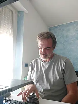 Snapshot of Marcolino183 chatting on 05/26/26, 12:56 Marcolino183 online show from 05/26/26, 12:56