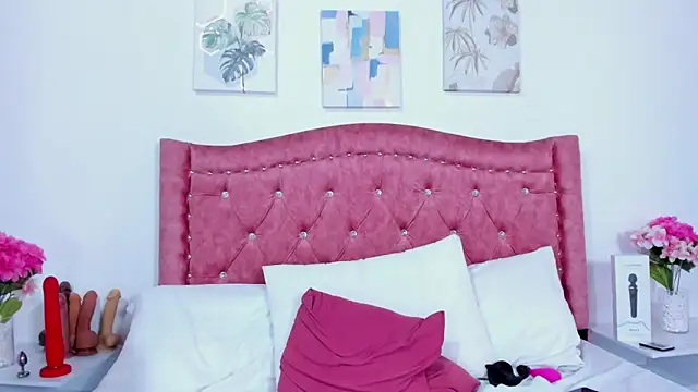 Mia Malkovaa  online show from 12/17/24, 07:26