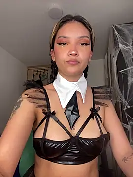 baby lizy online show from 10/31/25, 09:16