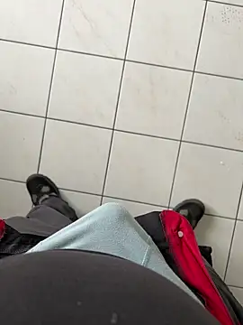 lescoquin2215 online show from 11/21/25, 08:35