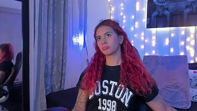 Sophiee Hill online show from 12/26/24, 10:48