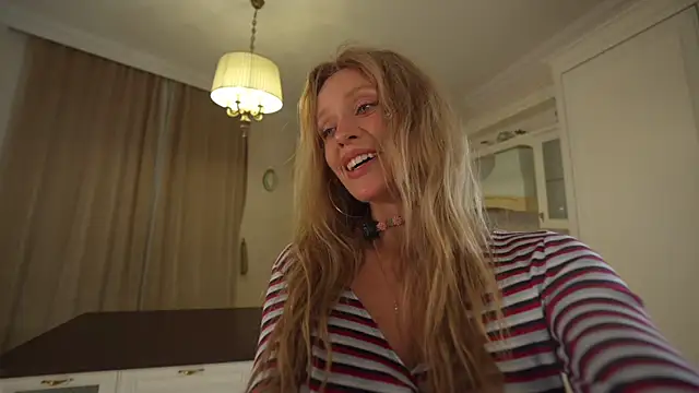 HeyBananas online show from 11/16/25, 06:02