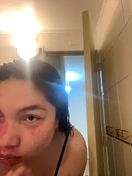 WhiteWomen online show from 09/10/25, 10:48