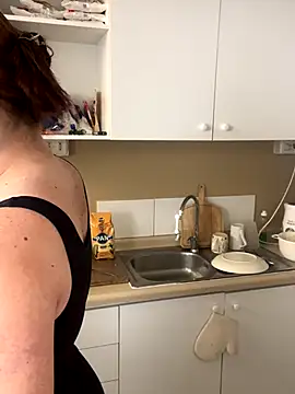 WhiteWomen online show from 11/05/25, 05:57