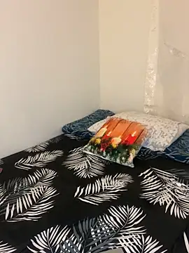 WhiteWomen online show from 12/03/25, 01:02