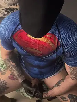 Snapshot of LuggiJack chatting on 12/23/24, 01:08 LuggiJack online show from 12/23/24, 01:08