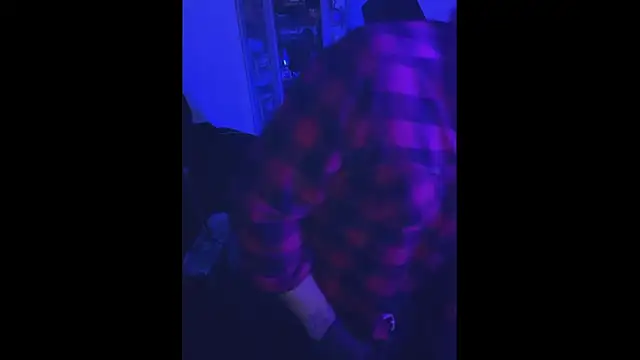 Snapshot of LuggiJack chatting on 09/27/25, 08:03 LuggiJack online show from 09/27/25, 08:03