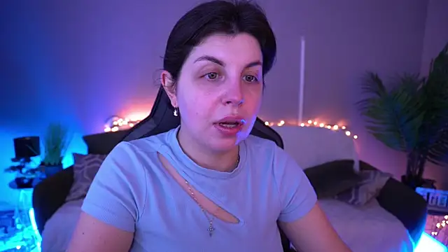 MirandaWong online show from 03/18/26, 05:54