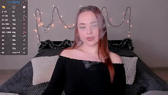 Snapshot of LittleKiitten chatting on 12/22/24, 12:16 LittleKiitten online show from 12/22/24, 12:16