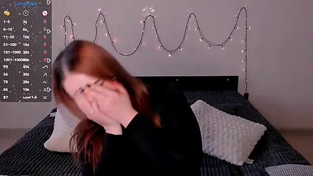 Snapshot of LittleKiitten chatting on 01/22/25, 01:42 LittleKiitten online show from 01/22/25, 01:42