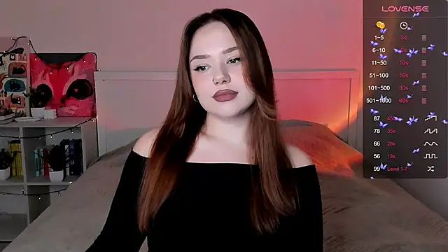 Snapshot of LittleKiitten chatting on 10/19/25, 01:45 LittleKiitten online show from 10/19/25, 01:45