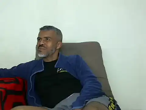 Snapshot of yourprivateproperty chatting on 03/20/25, 07:46 yourprivateproperty online show from 03/20/25, 07:46