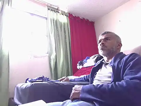 Snapshot of yourprivateproperty chatting on 12/16/25, 08:03 yourprivateproperty online show from 12/16/25, 08:03