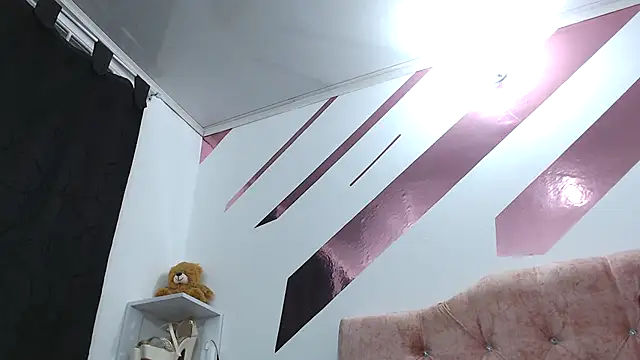 Kitten Hot  online show from 09/10/25, 10:26