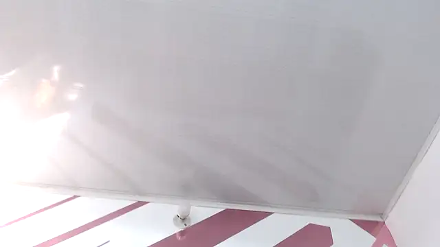 Kitten Hot  online show from 02/09/26, 09:30