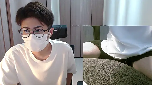 Snapshot of ryota_kkk chatting on 07/12/26, 01:35 ryota kkk online show from 07/12/26, 01:35