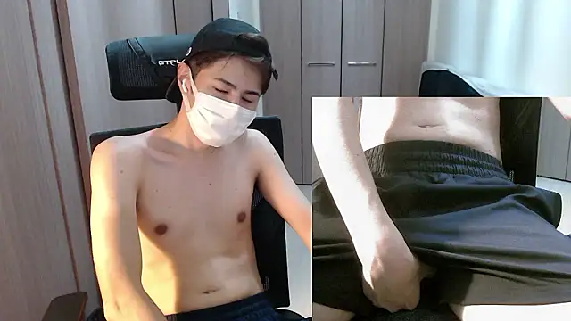 Snapshot of ryota_kkk chatting on 07/24/26, 11:41 ryota kkk online show from 07/24/26, 11:41