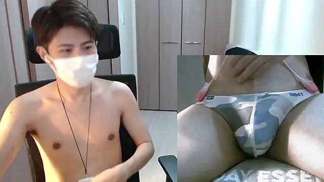 Snapshot of ryota_kkk chatting on 07/31/26, 12:15 ryota kkk online show from 07/31/26, 12:15