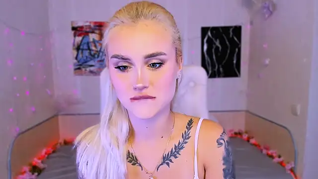  Ravenaa online show from 11/01/25, 03:14