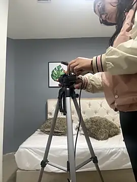 Soe Lara online show from 11/29/25, 10:51