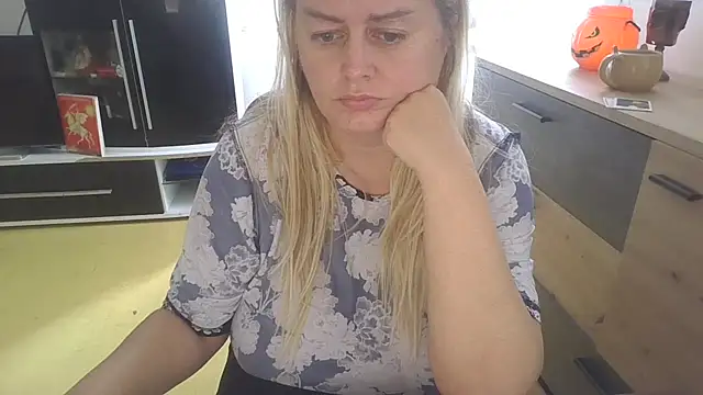 Snapshot of Meliss_Official9 chatting on 09/29/25, 08:30 Meliss Official9 online show from 09/29/25, 08:30