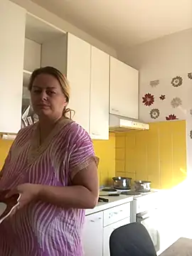 Snapshot of Meliss_Official9 chatting on 10/03/25, 12:46 Meliss Official9 online show from 10/03/25, 12:46