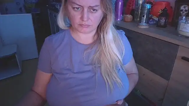 Snapshot of Meliss_Official9 chatting on 10/30/25, 06:30 Meliss Official9 online show from 10/30/25, 06:30