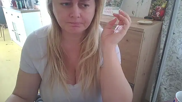 Snapshot of Meliss_Official9 chatting on 11/20/25, 09:31 Meliss Official9 online show from 11/20/25, 09:31