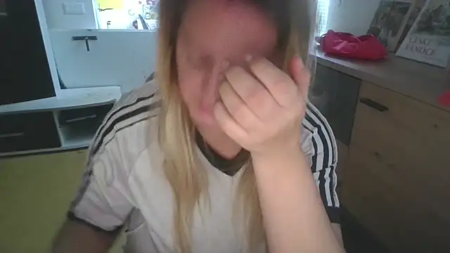 Snapshot of Meliss_Official9 chatting on 11/25/25, 09:31 Meliss Official9 online show from 11/25/25, 09:31