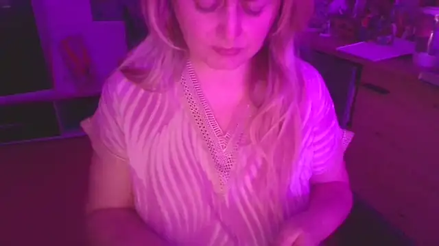 Snapshot of Meliss_Official9 chatting on 12/16/25, 08:36 Meliss Official9 online show from 12/16/25, 08:36