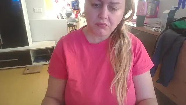 Snapshot of Meliss_Official9 chatting on 02/22/26, 11:31 Meliss Official9 online show from 02/22/26, 11:31