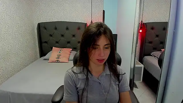 Snapshot of MAGNOLEROY chatting on 09/24/25, 12:52 MAGNOLEROY online show from 09/24/25, 12:52