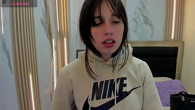 MAGNOLEROY online show from 11/15/25, 12:45