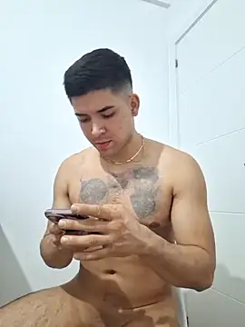 Snapshot of Piperon chatting on 01/19/25, 05:39 Piperon online show from 01/19/25, 05:39