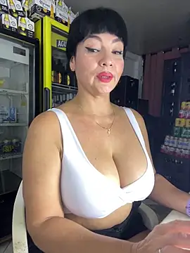Snapshot of Hot_beauty__ chatting on 05/01/26, 06:29 Hot beauty online show from 05/01/26, 06:29