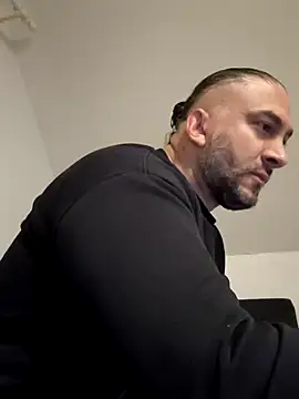 Snapshot of NewyorkDimi chatting on 01/05/25, 07:28 NewyorkDimi online show from 01/05/25, 07:28