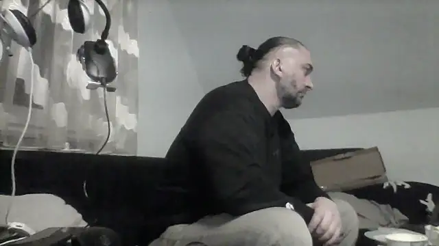 Snapshot of NewyorkDimi chatting on 04/06/26, 02:42 NewyorkDimi online show from 04/06/26, 02:42