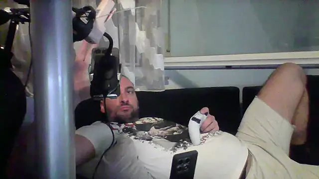 Snapshot of NewyorkDimi chatting on 07/08/26, 01:43 NewyorkDimi online show from 07/08/26, 01:43