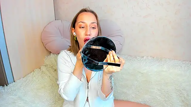 MelodyOfLovee online show from 09/14/25, 04:44