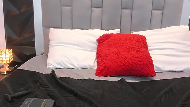 Snapshot of valentinasu1 chatting on 03/18/25, 04:26 valentinasu1 online show from 03/18/25, 04:26