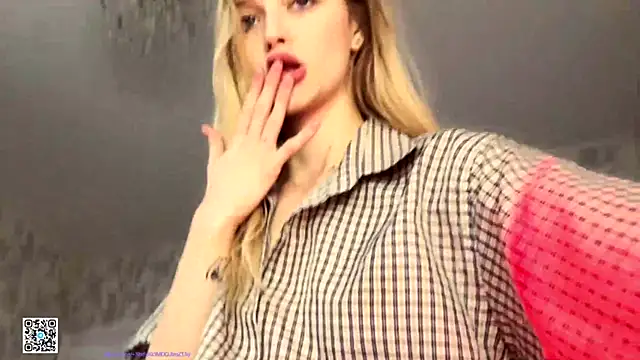 Evvie Summn1 online show from 11/16/25, 07:36