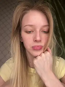 Evvie Summn1 online show from 02/01/26, 02:37