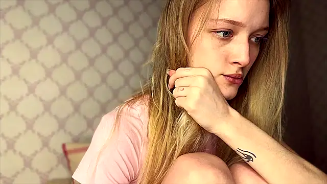 Evvie Summn1 online show from 03/29/26, 02:39