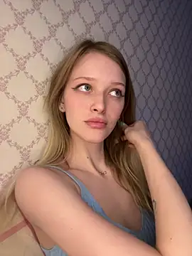 Evvie Summn1 online show from 04/25/26, 02:36