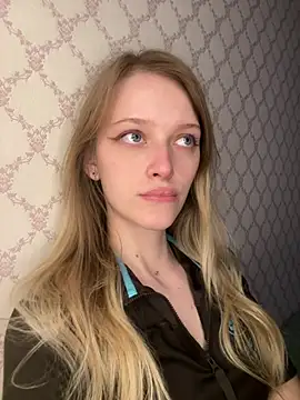 Evvie Summn1 online show from 04/26/26, 02:37