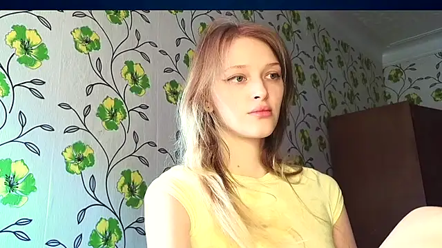 Snapshot of Evvie_Summn1 chatting on 05/23/26, 02:21 Evvie Summn1 online show from 05/23/26, 02:21