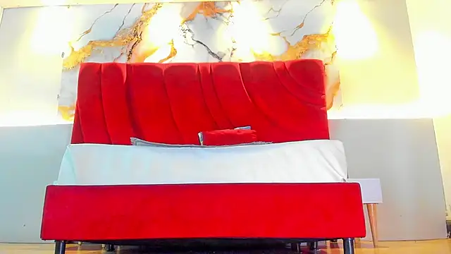 MAISE HILL1 online show from 10/04/25, 01:20