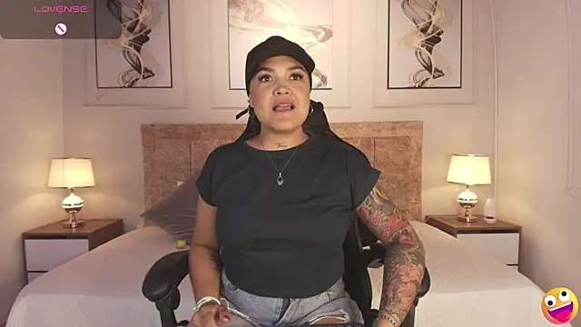 lyn adamns online show from 01/14/25, 07:43